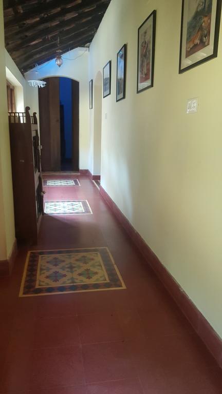 Casa Menezes - A Heritage Goan Homestay Бамболим Стая снимка