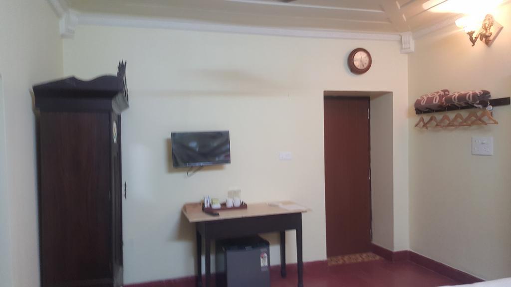 Casa Menezes - A Heritage Goan Homestay Бамболим Стая снимка