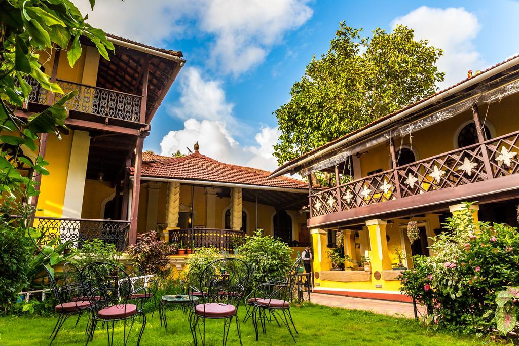 Casa Menezes - A Heritage Goan Homestay Бамболим Екстериор снимка