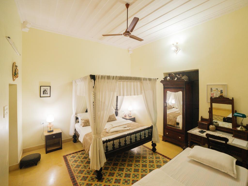 Casa Menezes - A Heritage Goan Homestay Бамболим Екстериор снимка