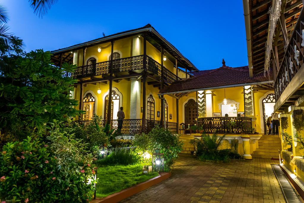 Casa Menezes - A Heritage Goan Homestay Бамболим Екстериор снимка