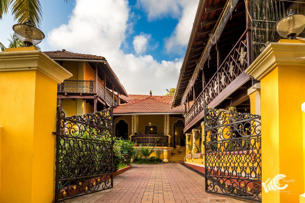 Casa Menezes - A Heritage Goan Homestay Бамболим Екстериор снимка