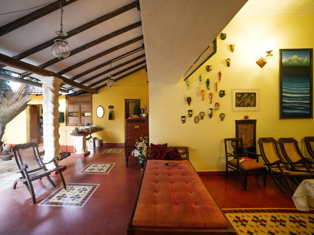 Casa Menezes - A Heritage Goan Homestay Бамболим Екстериор снимка