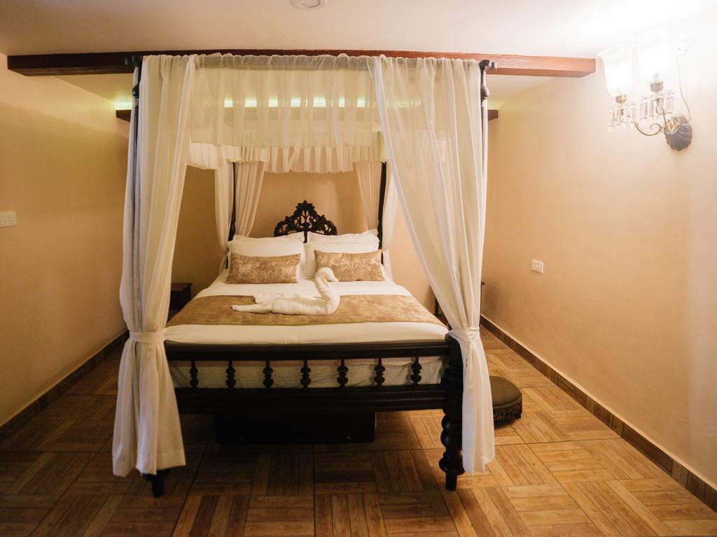 Casa Menezes - A Heritage Goan Homestay Бамболим Екстериор снимка