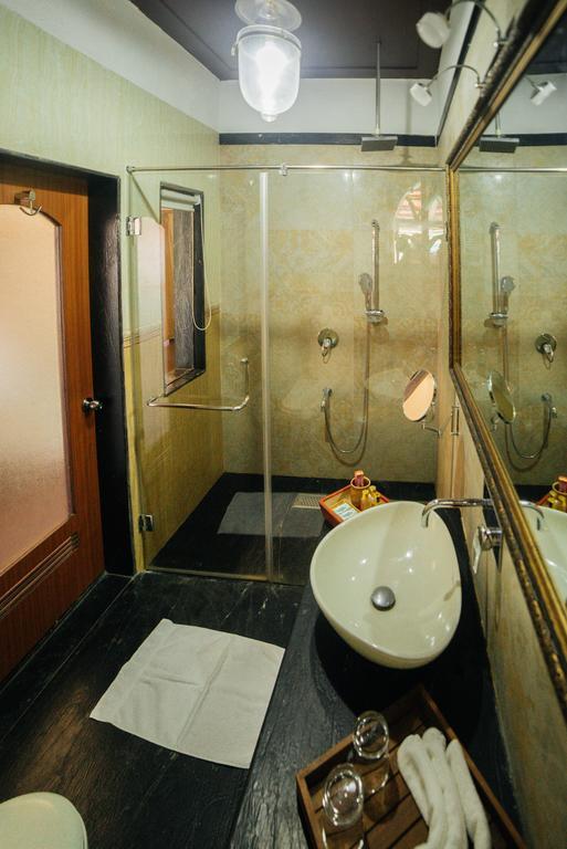 Casa Menezes - A Heritage Goan Homestay Бамболим Екстериор снимка