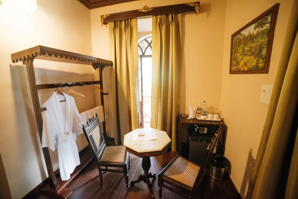 Casa Menezes - A Heritage Goan Homestay Бамболим Екстериор снимка