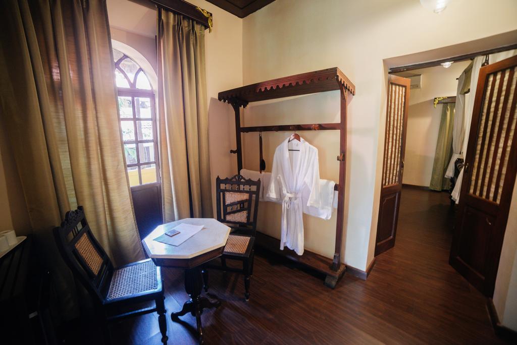 Casa Menezes - A Heritage Goan Homestay Бамболим Екстериор снимка