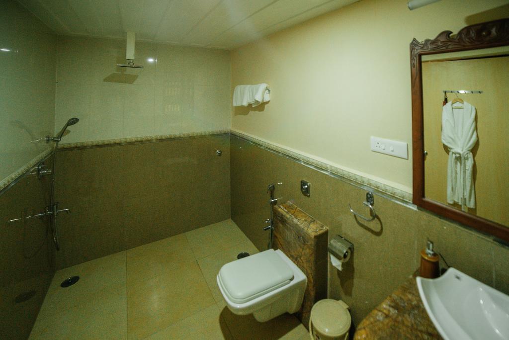 Casa Menezes - A Heritage Goan Homestay Бамболим Екстериор снимка