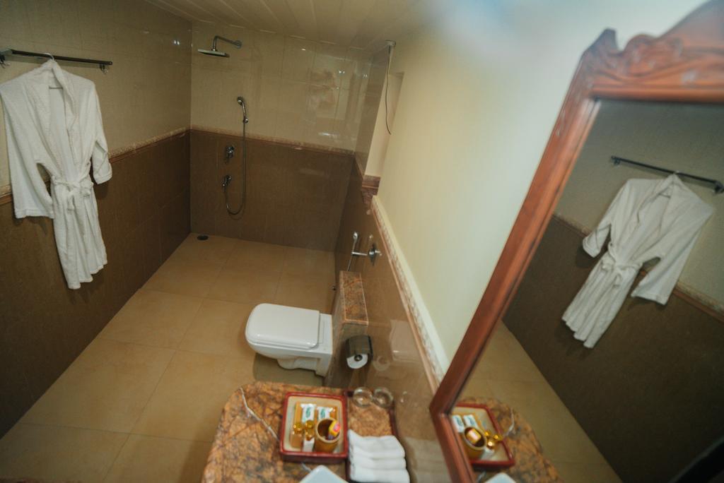 Casa Menezes - A Heritage Goan Homestay Бамболим Екстериор снимка